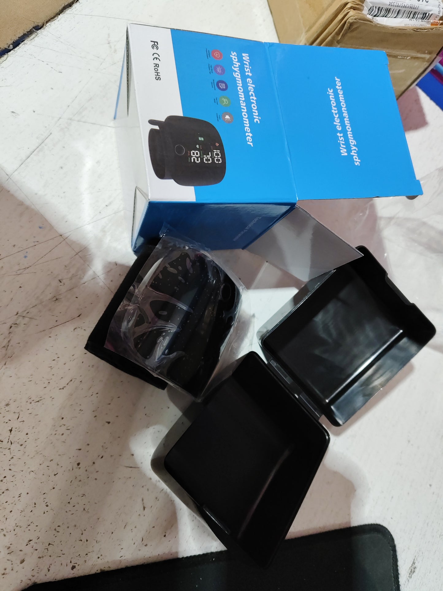 Tensiómetro de muñeca recargable (electrónico doméstico)