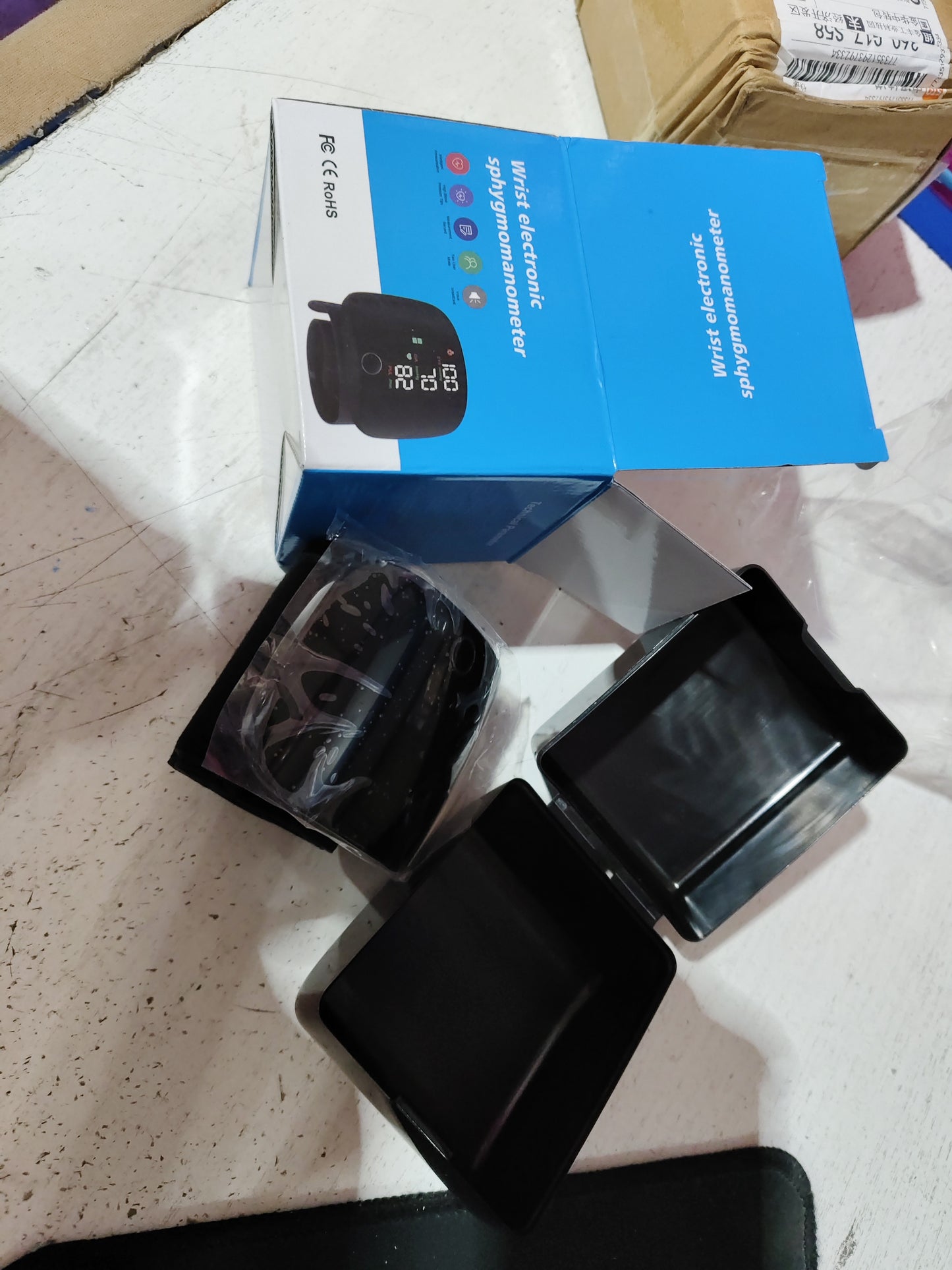 Tensiómetro de muñeca recargable (electrónico doméstico)