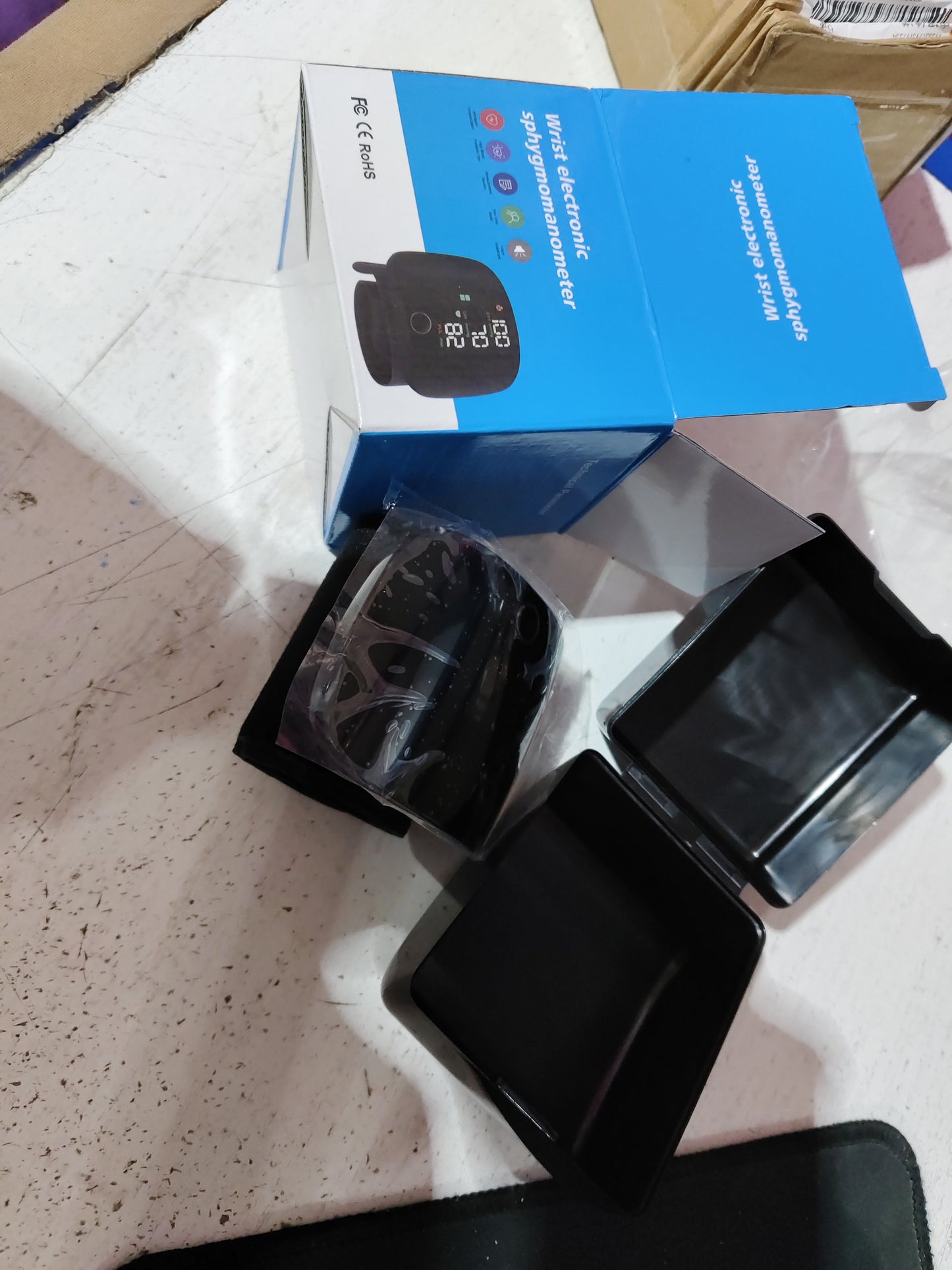 Tensiómetro de muñeca recargable (electrónico doméstico)